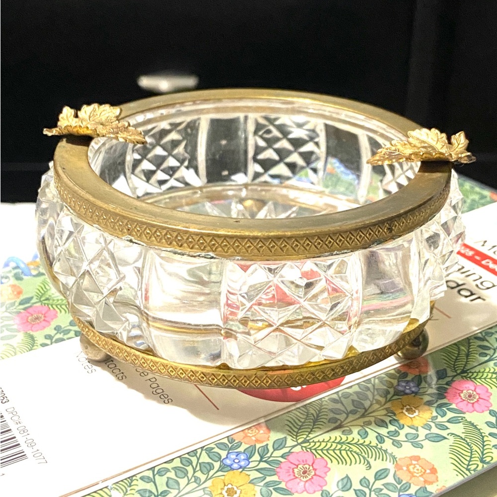 Vtg French style Brass Leaf and crystal footed ashtray